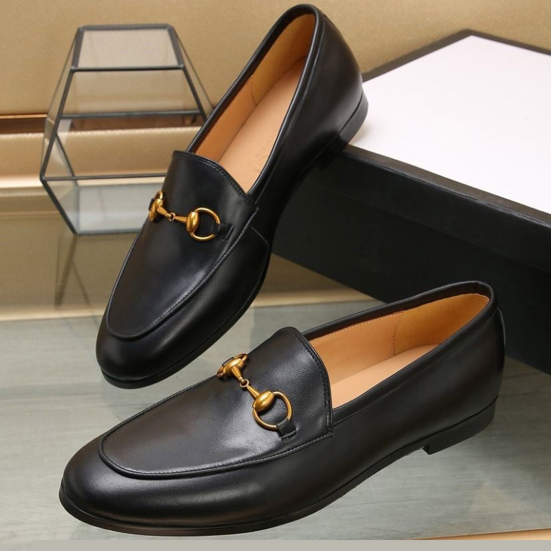 G*u*i leather shoes